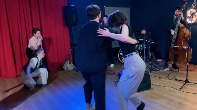 Lindy Hop Никита Шиндарев и Марина Субботина - Jazz band "Близкие Люди" #3 смотреть онлайн