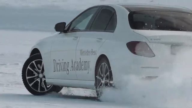 Mercedes Benz Driving Academy Winter смотреть онлайн