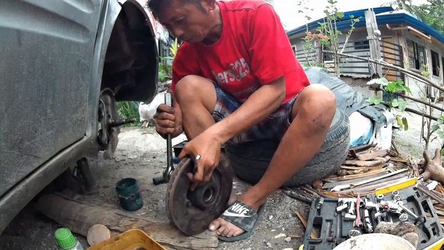 Hyundai Starex Wheel Bolt Replacement смотреть онлайн