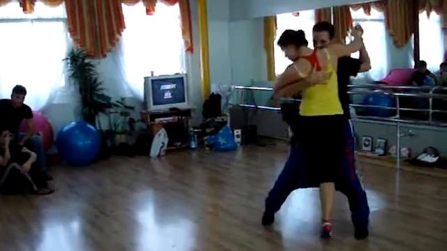 Reinaldo Powell & Yulia-Bachata Lviv.MPG смотреть онлайн