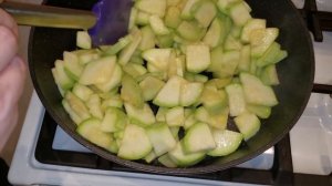 КАК ВКУСНО ПРИГОТОВИТЬ КАБАЧОК / КАБАЧКИ СЪЕДАЮТСЯ ЗА МИНУТУ / ДВА БЛЮДА ОДНОВРЕМЕННО/ОБЕД И УЖИН /