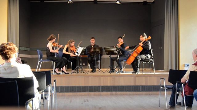 Mozart clarinet quintet K. 581 in A major - IV movement смотреть онлайн