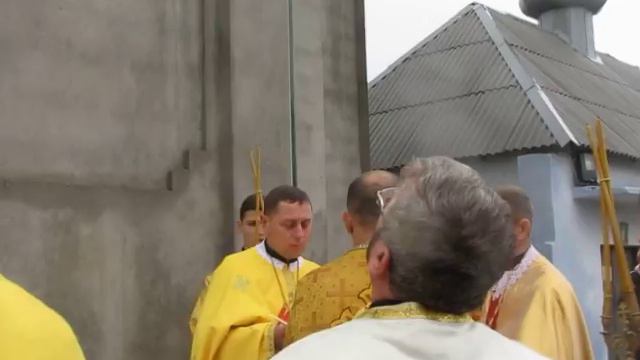 Чин освячення нового храму імені Свв. Апп. Петра і Павла (відео "Корабелів.Інфо") смотреть онлайн