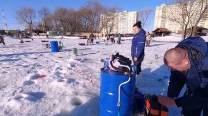 ЛОВЛЯ ФОРЕЛИ СО ЛЬДА!!!ЗАКРЫТИЕ СЕЗОНА В КРХ _РЫБАЦКОМ КОРДОНЕ_.mp4