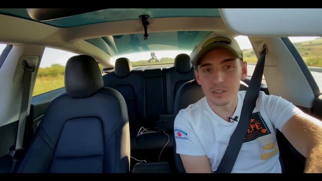 Mazda MPS Speed 3 vs Tesla M3. Горячий хэтчбек дает жару) смотреть онлайн