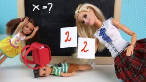 ВЫГНАЛИ ИЗ КЛАССА Мультик Барби Про школу Школьные истории Для детей