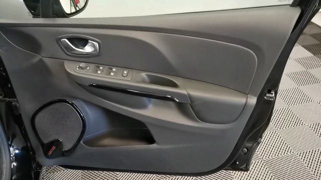 Renault Clio смотреть онлайн