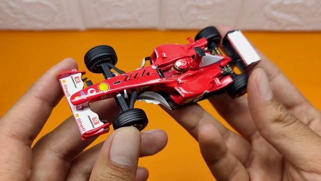 ¡Ferrari F2002 de Michael Schumacher en escala 1:43! | Hotwheels смотреть онлайн