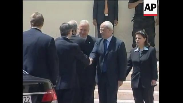 Senior envoy Mitchell meets Fayyad and Abbas смотреть онлайн