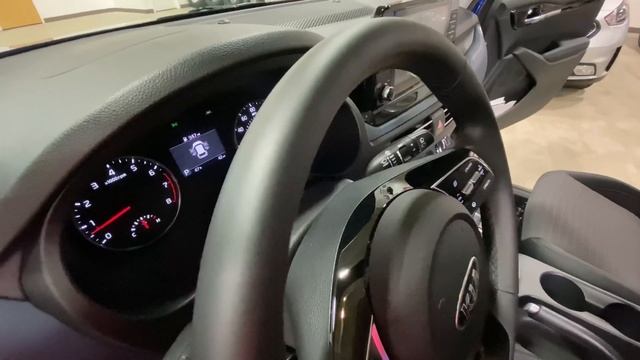 2021 Kia Seltos - 2 Minute Review - SUVS.com смотреть онлайн