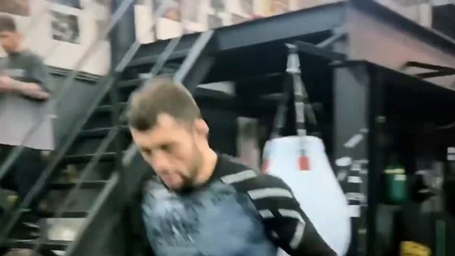 Малумоти пурра дар бораи харифи Фаридун Одилов смотреть онлайн