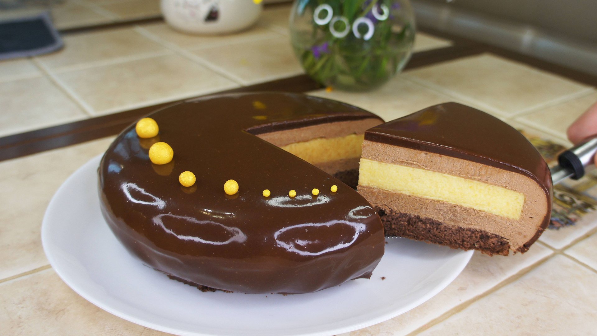 МУССОВЫЙ ТОРТ "МАНГО В ШОКОЛАДЕ" рецепт | РЕЦЕПТ ШОКОЛАДНОГО ТОРТА С МАНГОВОЙ ПРОСЛОЙКОЙ смотреть онлайн