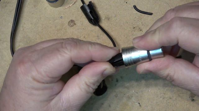 Making some custom XLR to RCA line level adapter cables and a bonus tape experiment смотреть онлайн