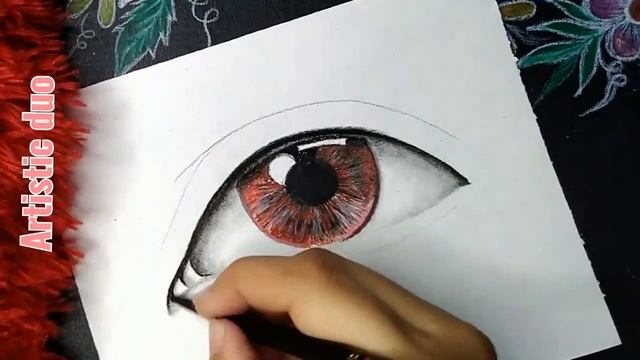 Speed Drawing of an eye with charcoal pencil and oil based pencil смотреть онлайн