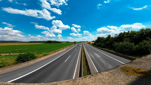 4-K Шум автобана, звук дороги, машины, фуры звук шин, немецкий автобан - насыщенный звук для сна. смотреть онлайн