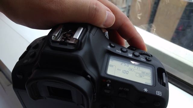 Canon EOS-1D X Mark II 14fps Shooting with CFast 2.0 смотреть онлайн