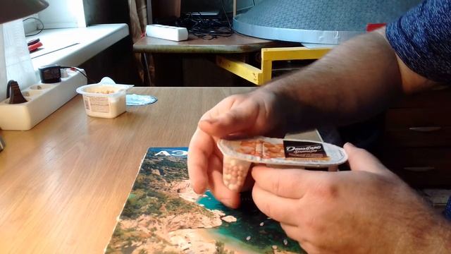 Как открыть йогурт с шариками и не рассыпать смотреть онлайн