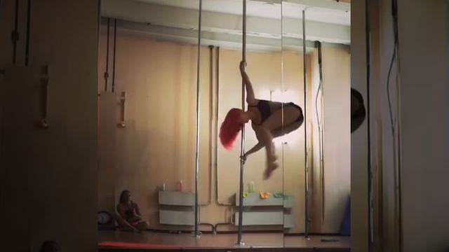 _SoVa_ Вылет в кувырок Pole Dance