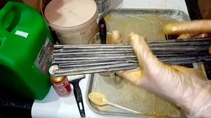 Как закрасить печатный принт на трубочках из газет. Бумажные трубочки. Плетение из бумажной лозы.