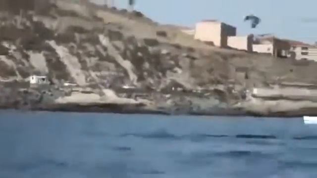 Ужасное видео: Морское чудовище на пляже смотреть онлайн