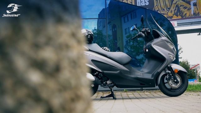 Pierwsze Suzuki 125 na prawo jazdy B. Co dla Ciebie lepsze? Skuter czy motocykl 125? смотреть онлайн