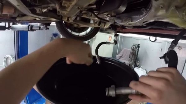 Mercedes-Benz SLS AMG - Oil Change