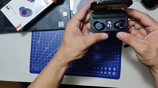 TWS-M12 Bluetooth headphones смотреть онлайн