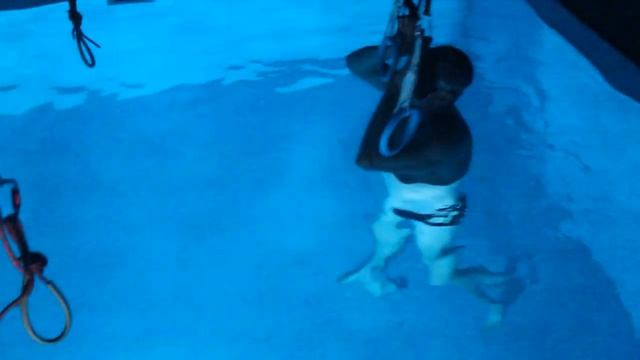 Альфа Гравити в бассейне (Аква Гравити) смотреть онлайн