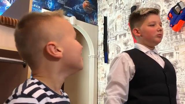 ЛЕНЮ СНОВА ДОСТАЕТ ПАПА И ИГНАТ? СМЕЮТСЯ С ПРИЧЕСКИ И НАРЫВАЮТСЯ НА ДУЭЛЬ! НЕРФ ВОЙНА НА РУССКОМ! смотреть онлайн