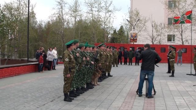 Пограничники Ноябрьска: начало пограничных суток дня пограничника 27 мая 2016 смотреть онлайн