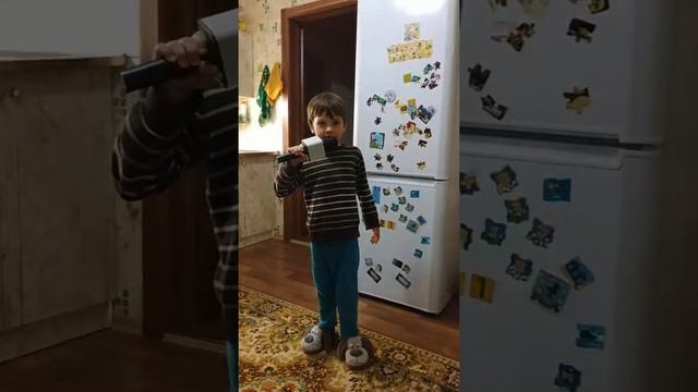 Ярослав поет Воины Света :) смотреть онлайн