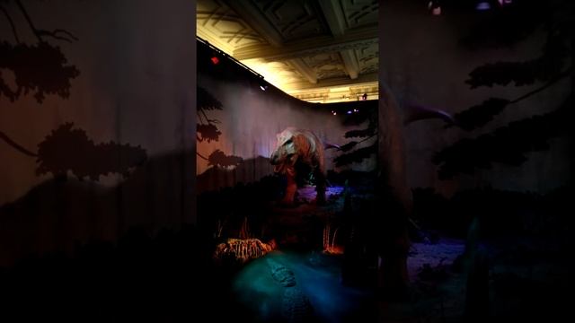 T-Rex at National History Museum in London смотреть онлайн