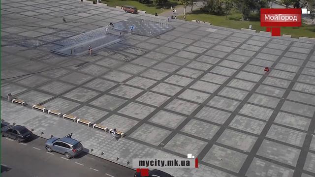 В Николаеве на Соборной площади травмировался парень смотреть онлайн
