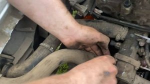 Снимаем с ВАЗ 2110-2112 двигатель и коробку (кпп) переключения передач /лонжерон подготовка к сварк