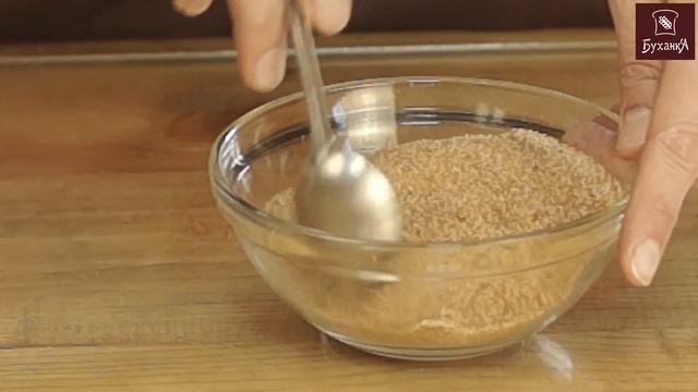 Выпечка. Сдобное тесто на закваске! И коричные плюшки из него! смотреть онлайн