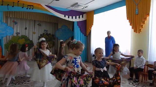 Танец с платками  Подготовка