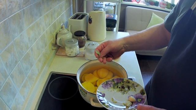 САЛАТ СТУДЕНЧЕСКИЙ САМЫЙ БЮДЖЕТНЫЙ+ как я варю картошку зимой #салат#рецепты смотреть онлайн