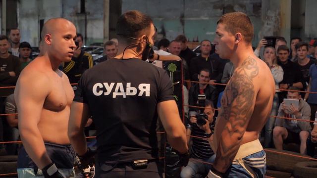АРТЁМ УХО против ШУРИКА! Очень быстрый Бой!! смотреть онлайн