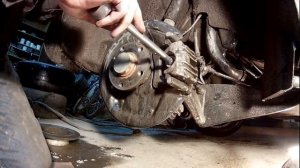 Замена колодок задних колёс на Шкоде Ети