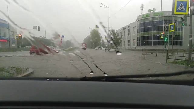 Нижний Тагил Дзержинский район|04.07.2021|Сильный ливень, затопило. смотреть онлайн