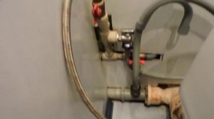 Стиральная машина постоянно сливает воду. Устранение сифонного эффекта