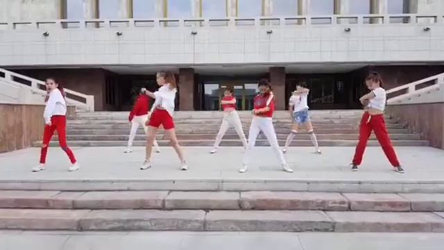 БЛЕКПИНК kill this love ,,,танцуют кыргызы смотреть онлайн