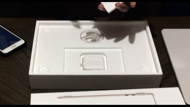 NEW 2022 M2 Apple MacBook Air Unboxing | Starlight Colour ??❤️