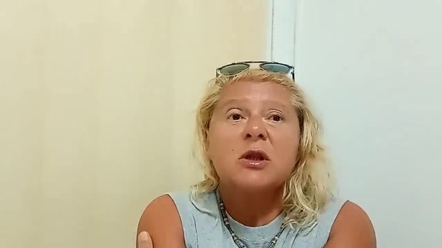 Уже даже женщина, перенесшая в детстве менингит, со своей умственной отсталостью все поняла... смотреть онлайн