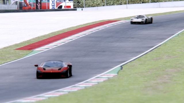 2023 Pagani Utopia vs Ferrari Daytona SP3 at Mugello Circuit смотреть онлайн