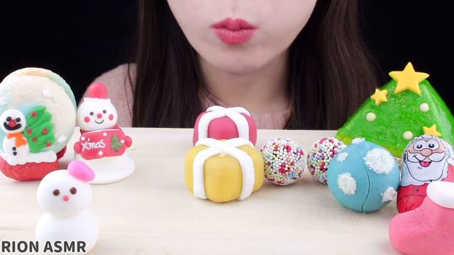 【ASMR】CHRISTMAS TREATS🎅🎄 SANT CLAUS MACARON,SNOWMAN SUGAR PASTE,POPCAKE MUKBANG 먹방 EATING SOUNDS