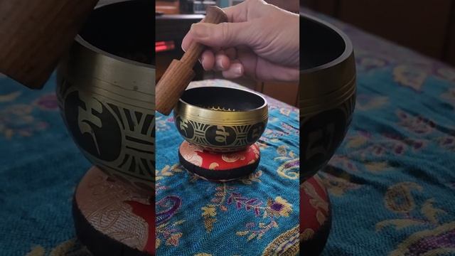 Singing bowls. смотреть онлайн