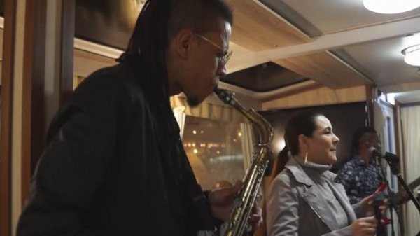 Yo Viviré /I Will Survive исполняет Cuban Band