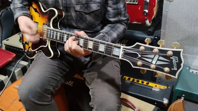 Gibson Es-359 Custom Shop смотреть онлайн