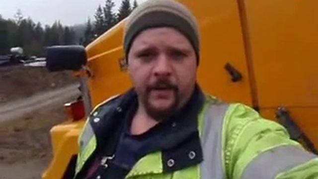 Dump Truck Cold Start смотреть онлайн
